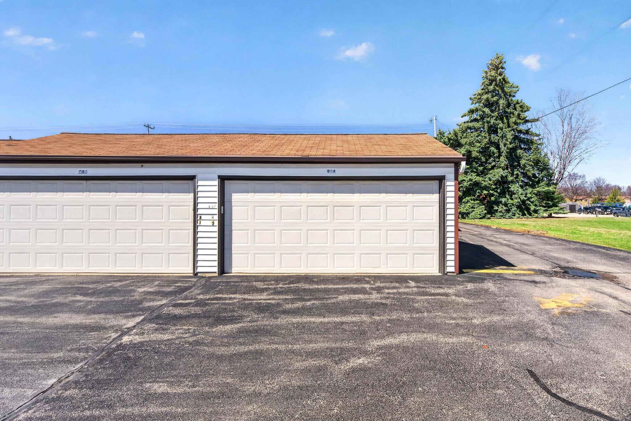 984 Tullar Road, Unit 17 Neenah, WI 54956 - Photo 32 of 36