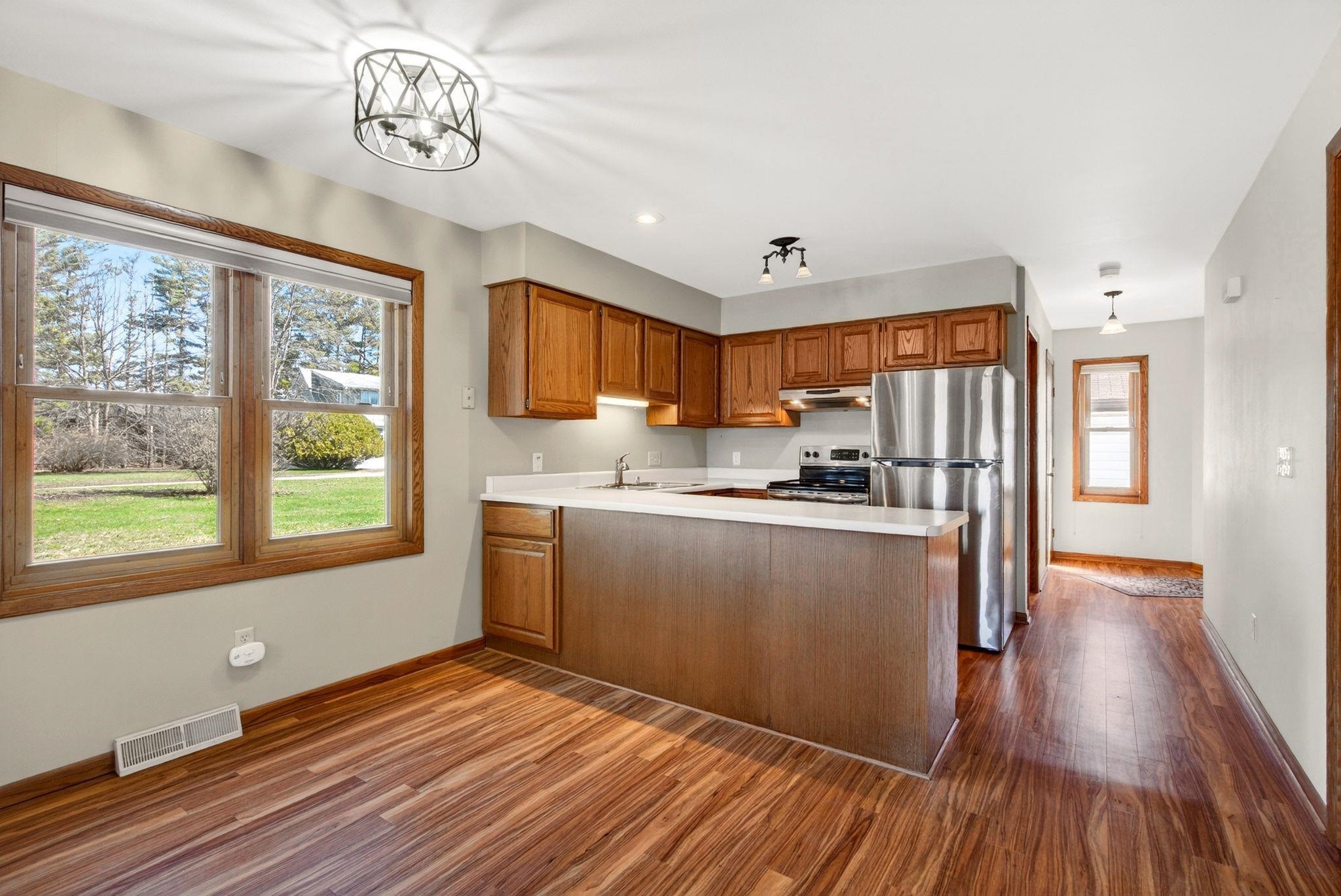 984 Tullar Road, Unit 17 Neenah, WI 54956 - Photo 8 of 36