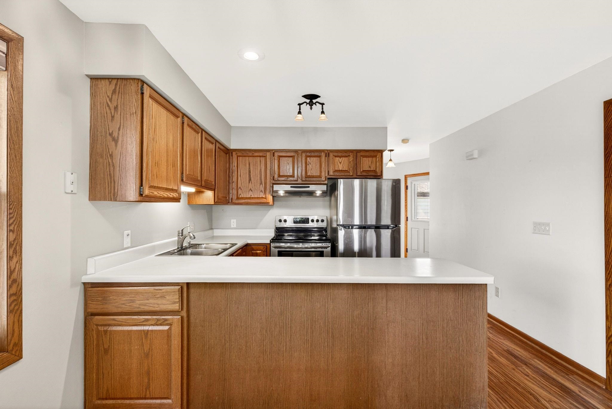 984 Tullar Road, Unit 17 Neenah, WI 54956 - Photo 9 of 36