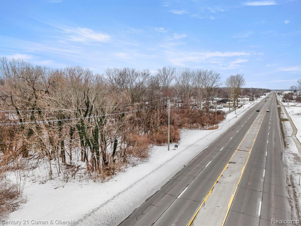 27597 Eureka Road Romulus, MI 48174 - Photo 4 of 11