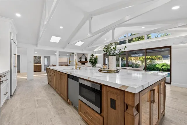 $2,550,000 | 1222 Brightwaters Boulevard Northeast, St. Petersburg, FL 33704