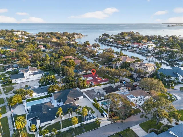$2,550,000 | 1222 Brightwaters Boulevard Northeast, St. Petersburg, FL 33704