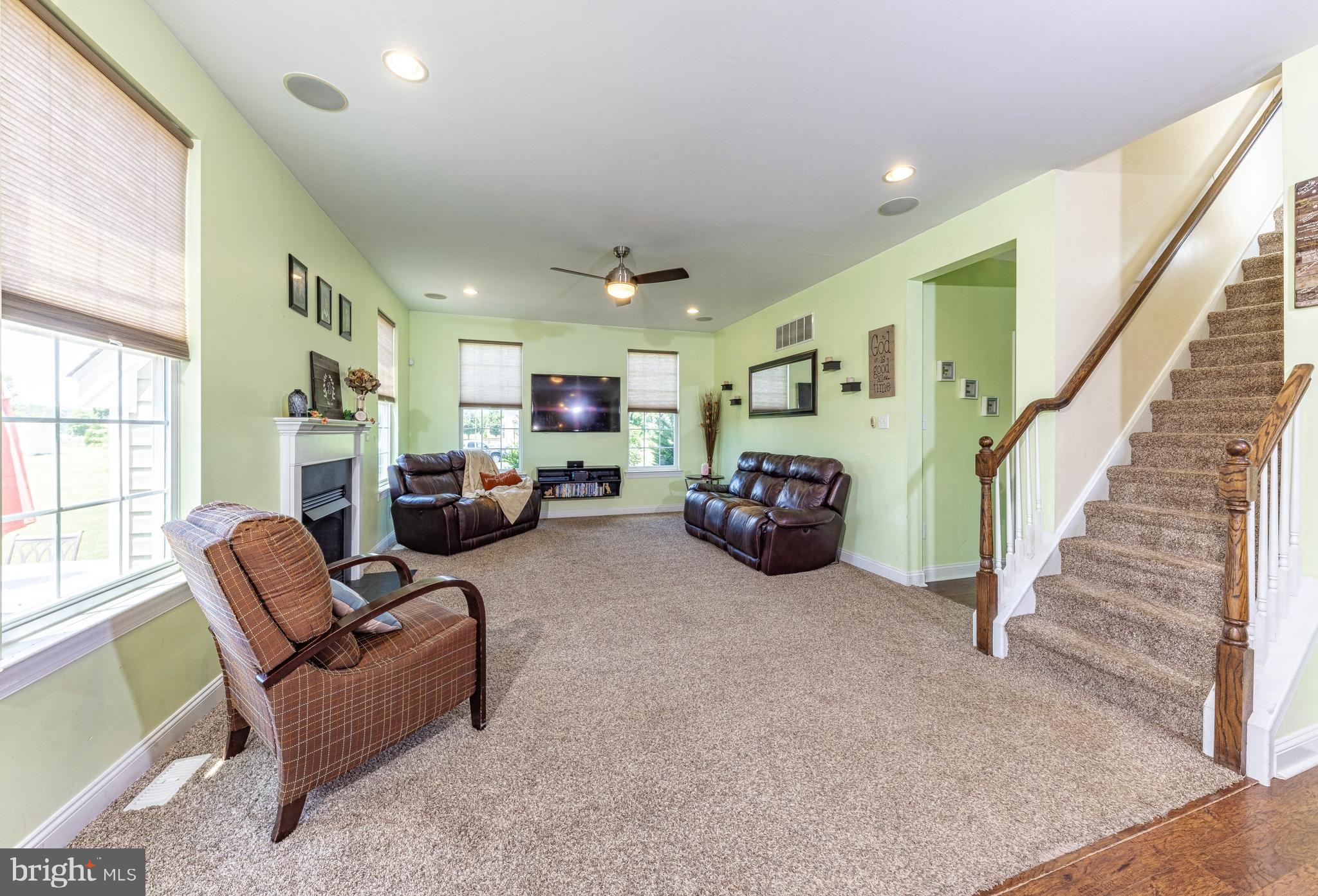 7 Fitch Horn Road Monroeville, NJ 08343 - Photo 13 of 35 Open view from the Kitchen to the Family Room