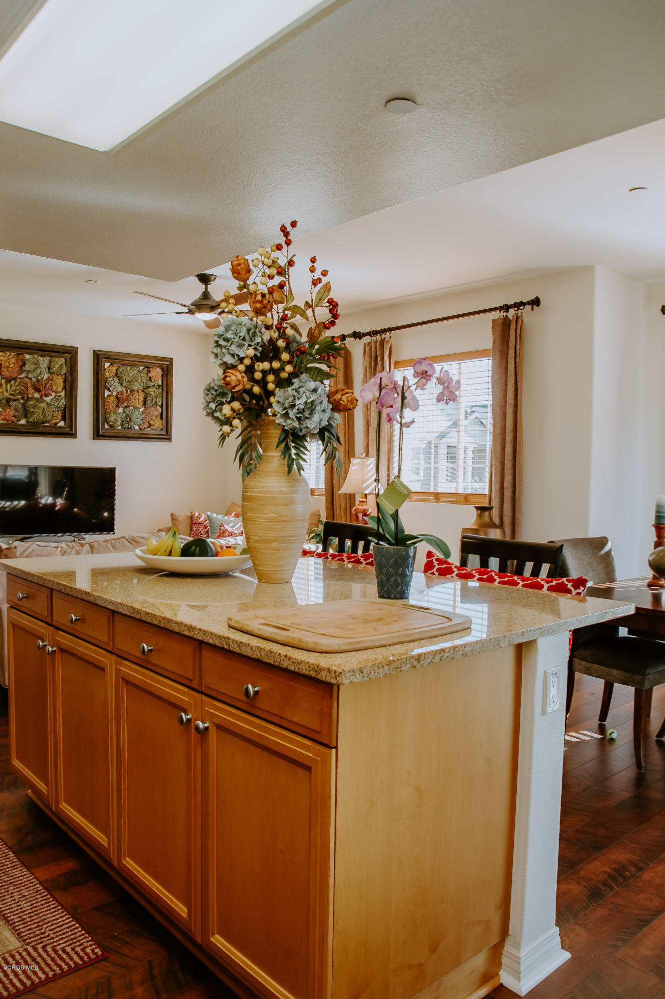 3012 Moonlight Park Avenue Oxnard, CA 93036 - Photo 22 of 59 a kitchen with sink and cabinets