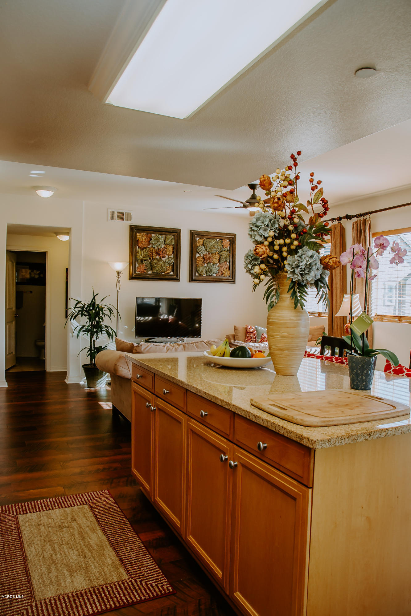 3012 Moonlight Park Avenue Oxnard, CA 93036 - Photo 24 of 59 a kitchen with a sink and cabinets
