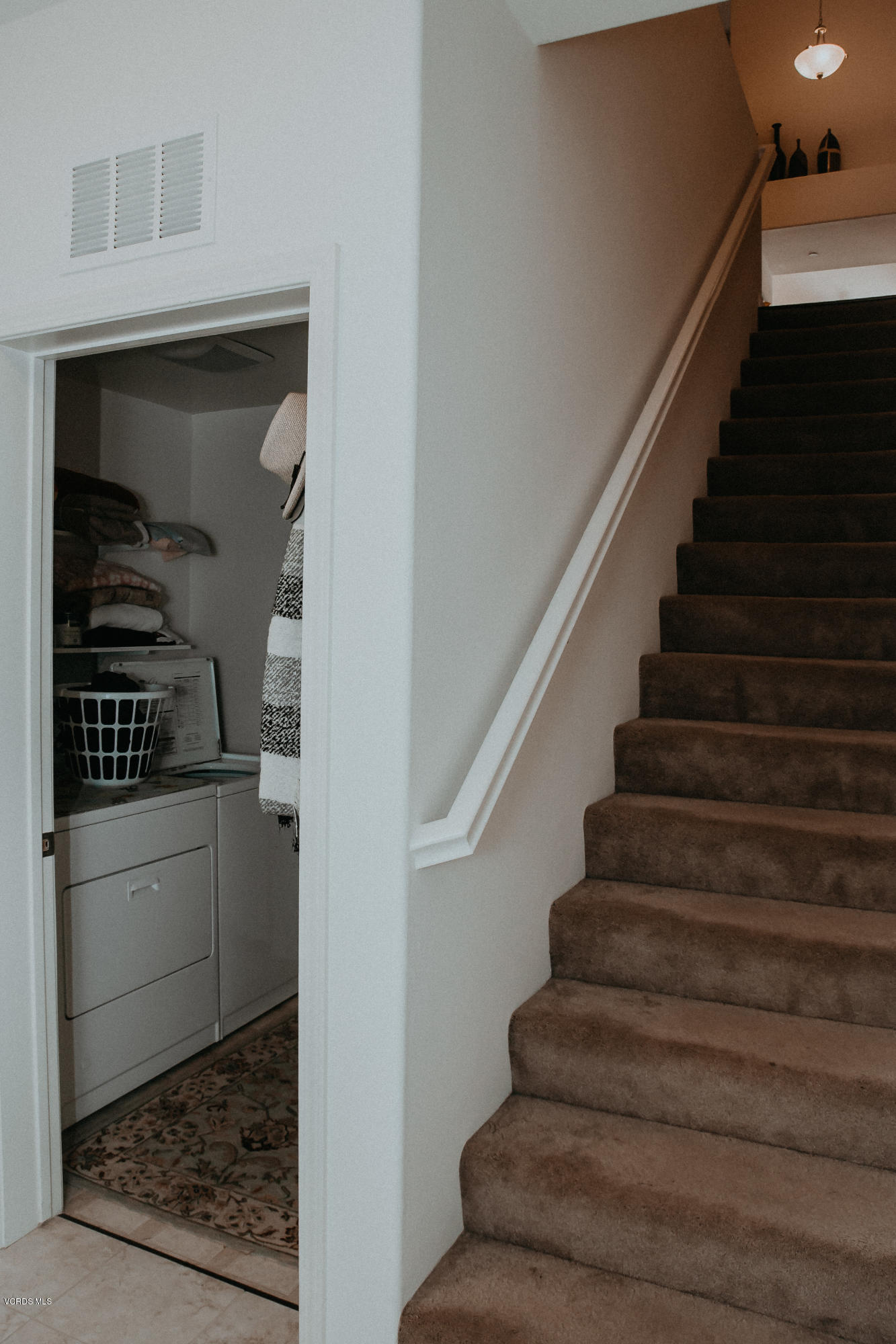 3012 Moonlight Park Avenue Oxnard, CA 93036 - Photo 7 of 59 a view of entryway and hall