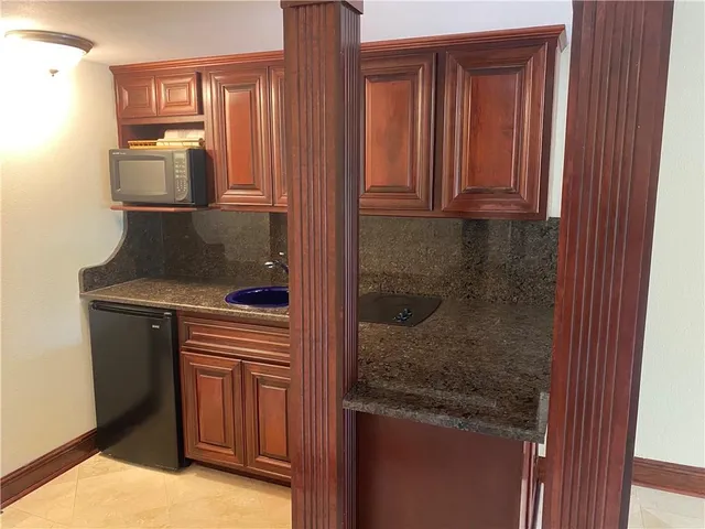 $1,200 | 3201 St Charles Avenue, Unit 324, New Orleans, LA 70115