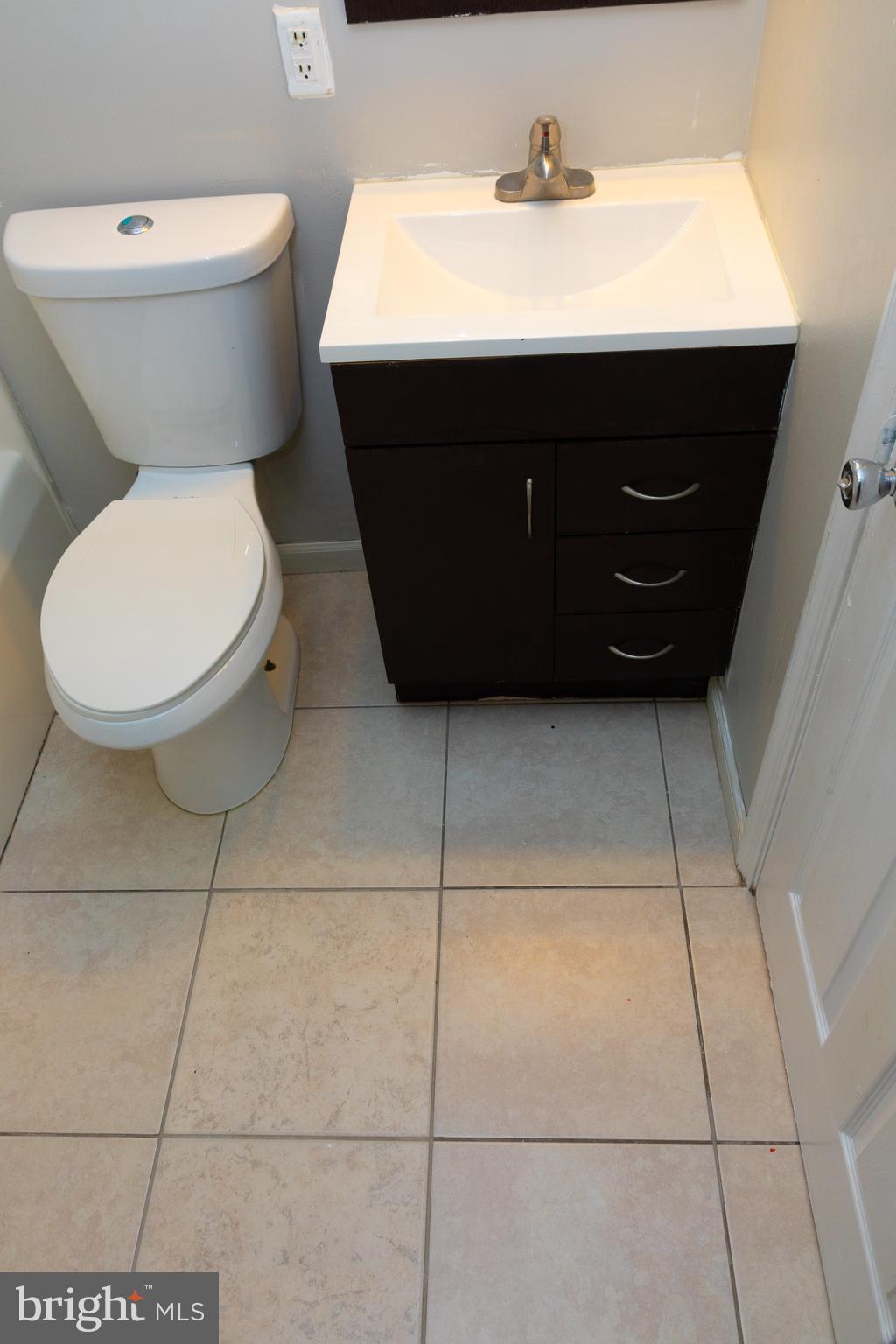 4110 West Cold Spring Lane Baltimore, MD 21215 - Photo 25 of 38 Upper Level Bath