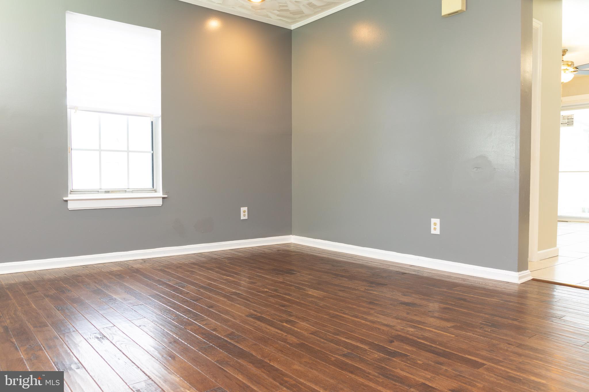 4110 West Cold Spring Lane Baltimore, MD 21215 - Photo 7 of 38 Living Room