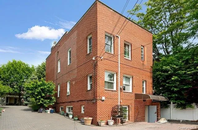 a view of a large white building