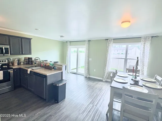 $1,600 | 456 Sullivan Loop Road, Midway Park, NC 28544