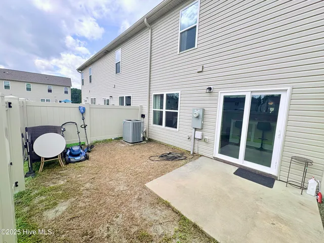 $1,600 | 456 Sullivan Loop Road, Midway Park, NC 28544