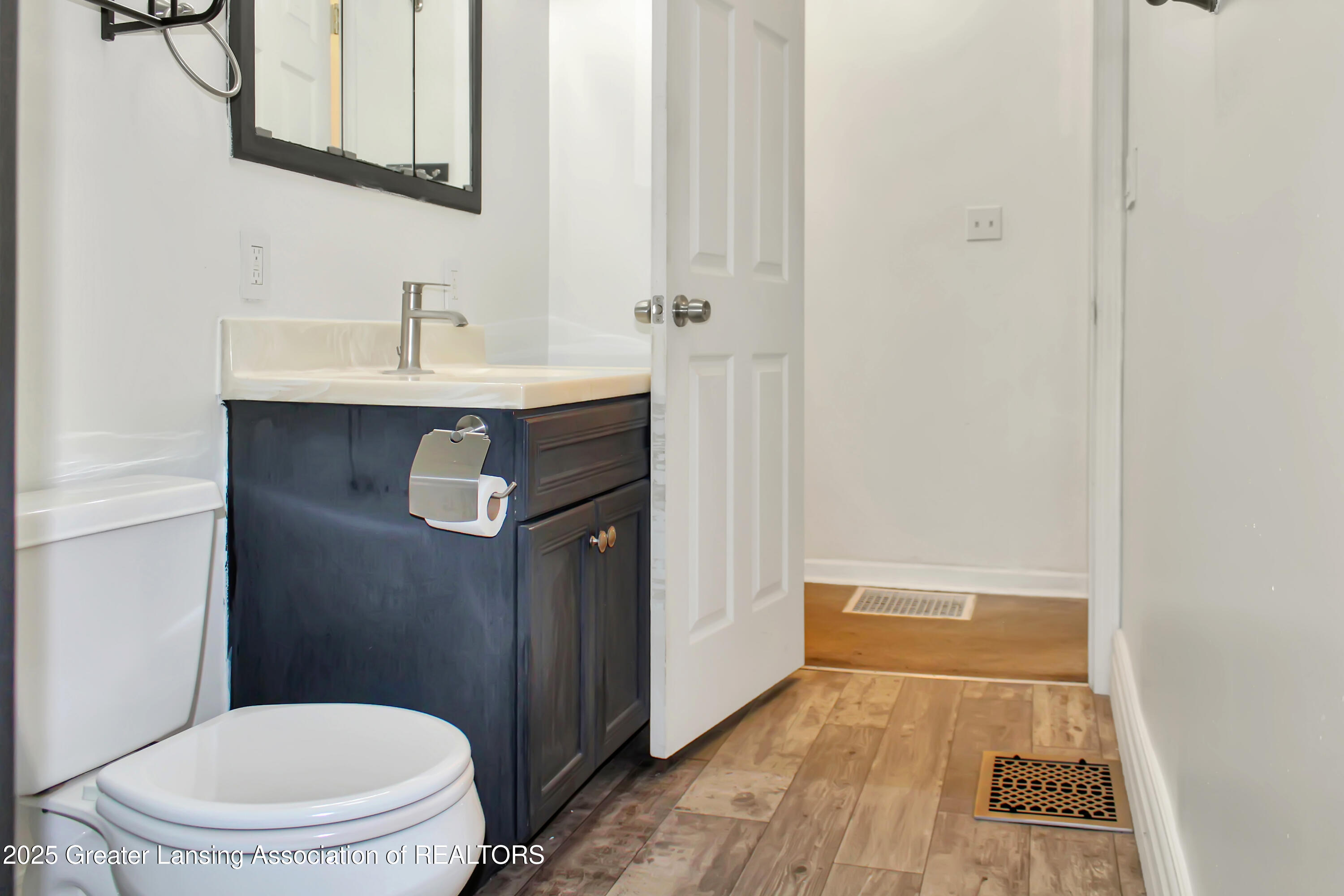 7752 Coon Hill Road Munith, MI 49259 - Photo 18 of 27 Full Bathroom