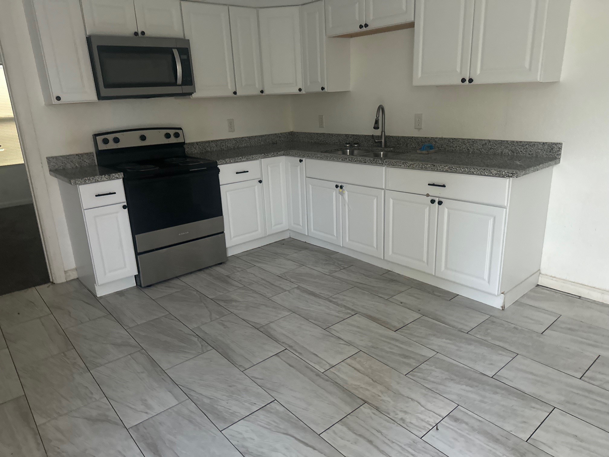 726 West 6th Street Freeport, TX 77541 - Photo 2 of 7