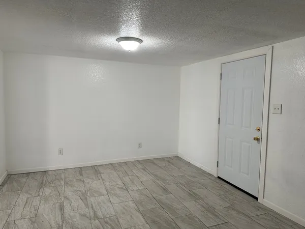 $1,350 | 726 West 6th Street, Freeport, TX 77541