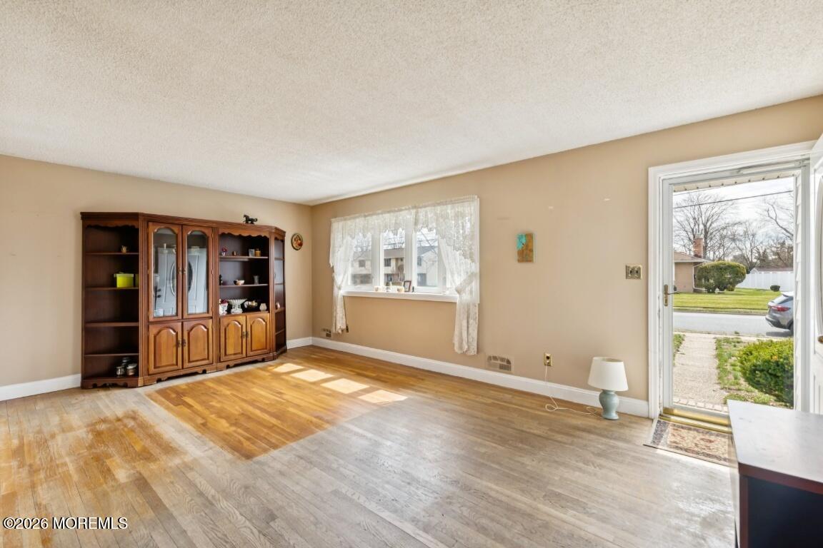 26 Lexington Road Howell, NJ 07731 - Photo 5 of 35 6