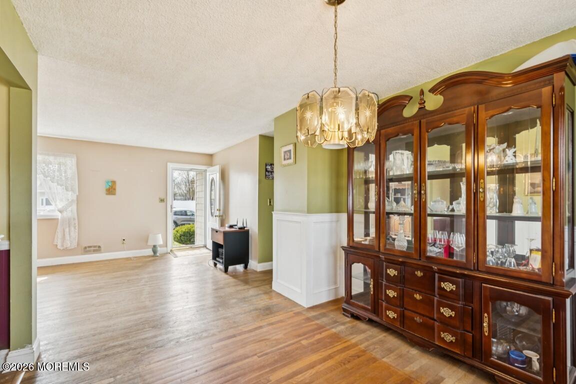 26 Lexington Road Howell, NJ 07731 - Photo 9 of 35 9