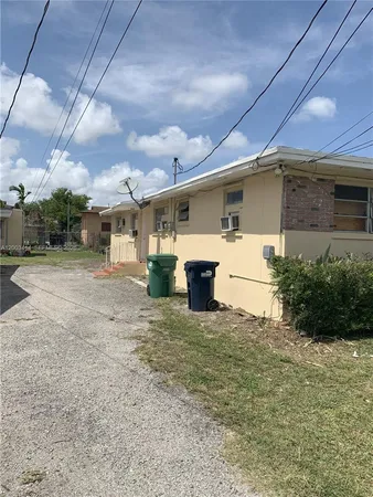 $2,200 | 1725 Northwest 59th Street, Unit 3, Miami, FL 33142