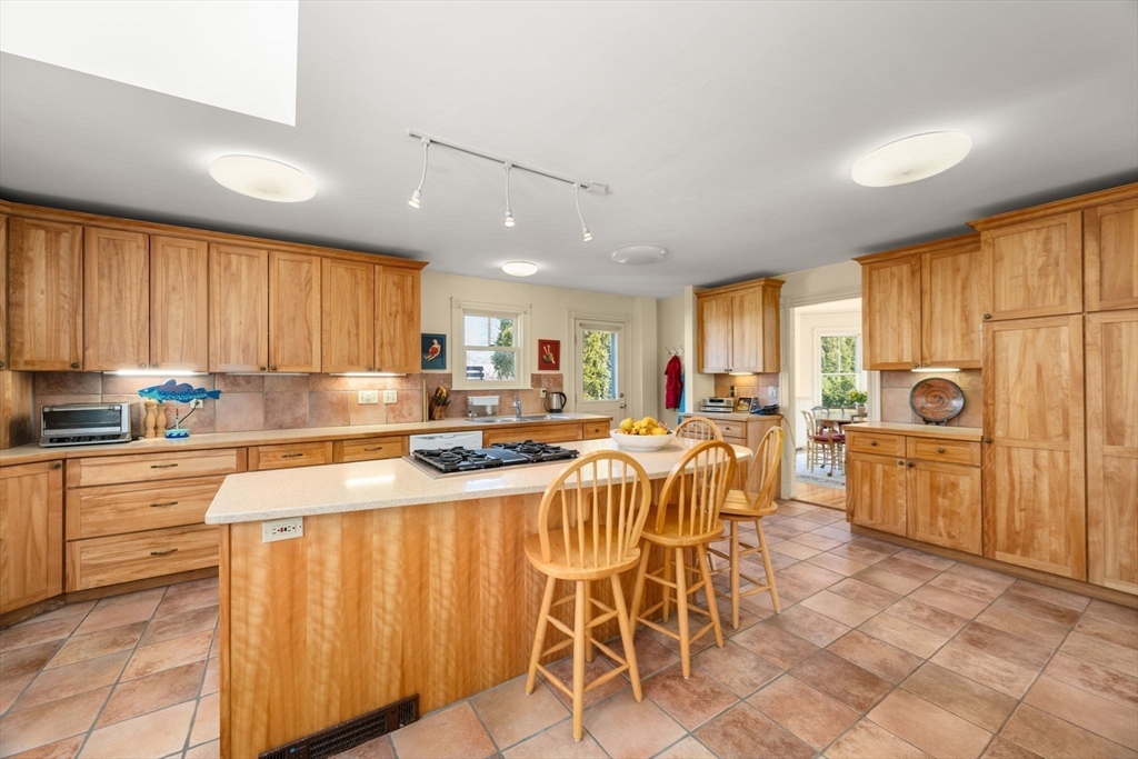 27 Evans Road Marblehead, MA 01945 - Photo 11 of 33