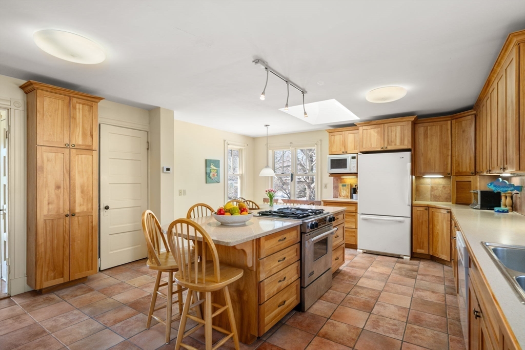 27 Evans Road Marblehead, MA 01945 - Photo 13 of 33