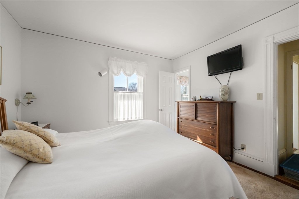 27 Evans Road Marblehead, MA 01945 - Photo 19 of 33