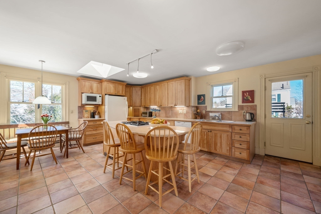 27 Evans Road Marblehead, MA 01945 - Photo 9 of 33