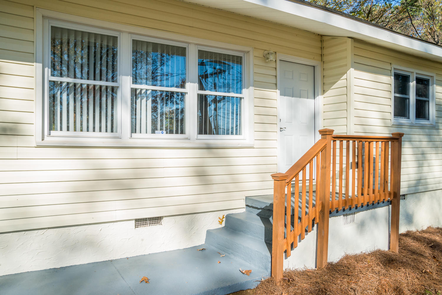 7803 Hancock Road Chattanooga, TN 37416 - Photo 2 of 26 New front porch and railing