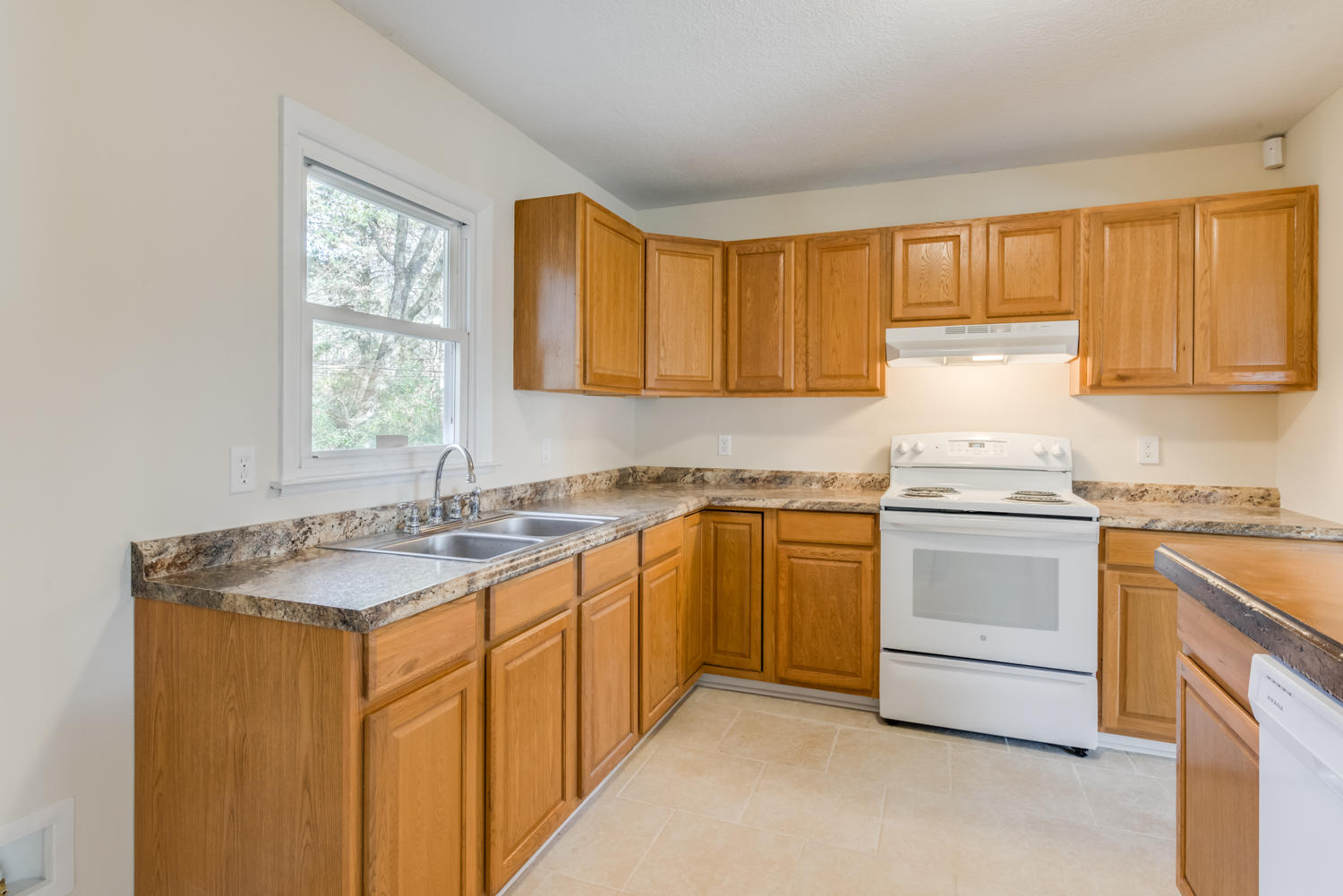 7803 Hancock Road Chattanooga, TN 37416 - Photo 18 of 26 New counters and appliances