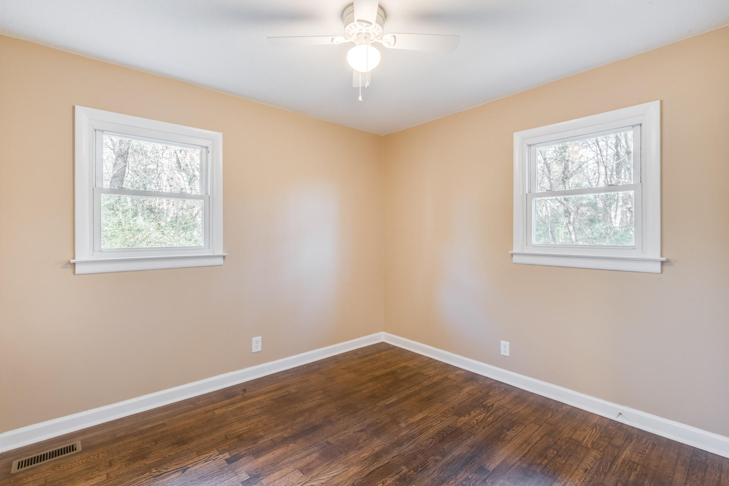 7803 Hancock Road Chattanooga, TN 37416 - Photo 23 of 26 Bedroom 3