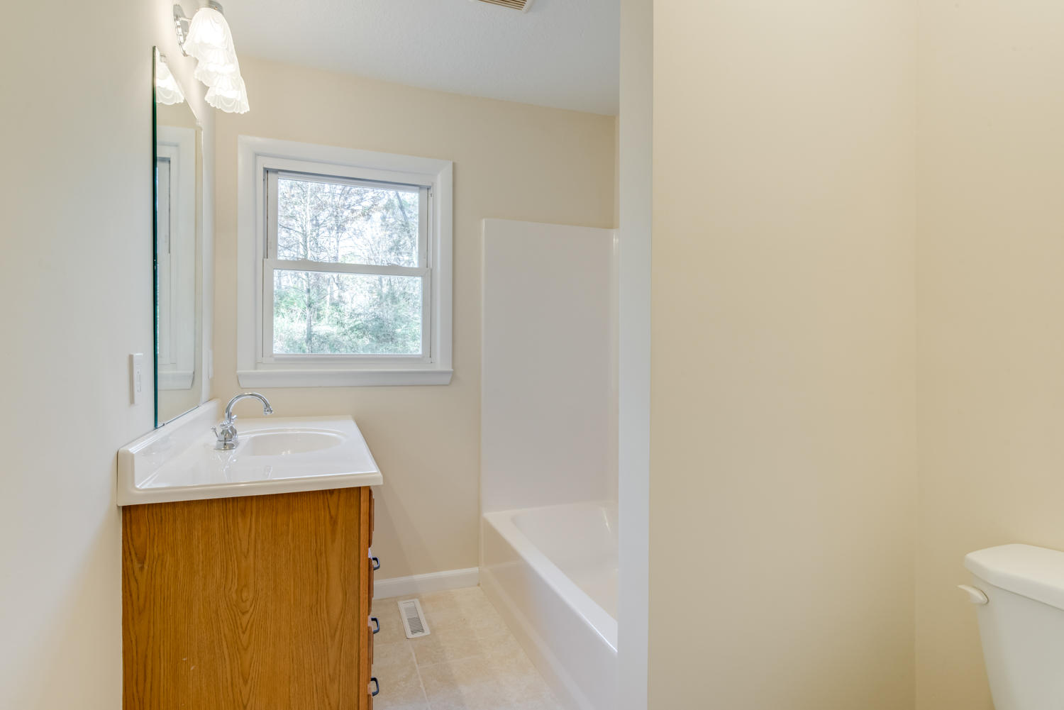 7803 Hancock Road Chattanooga, TN 37416 - Photo 25 of 26 New Bathroom