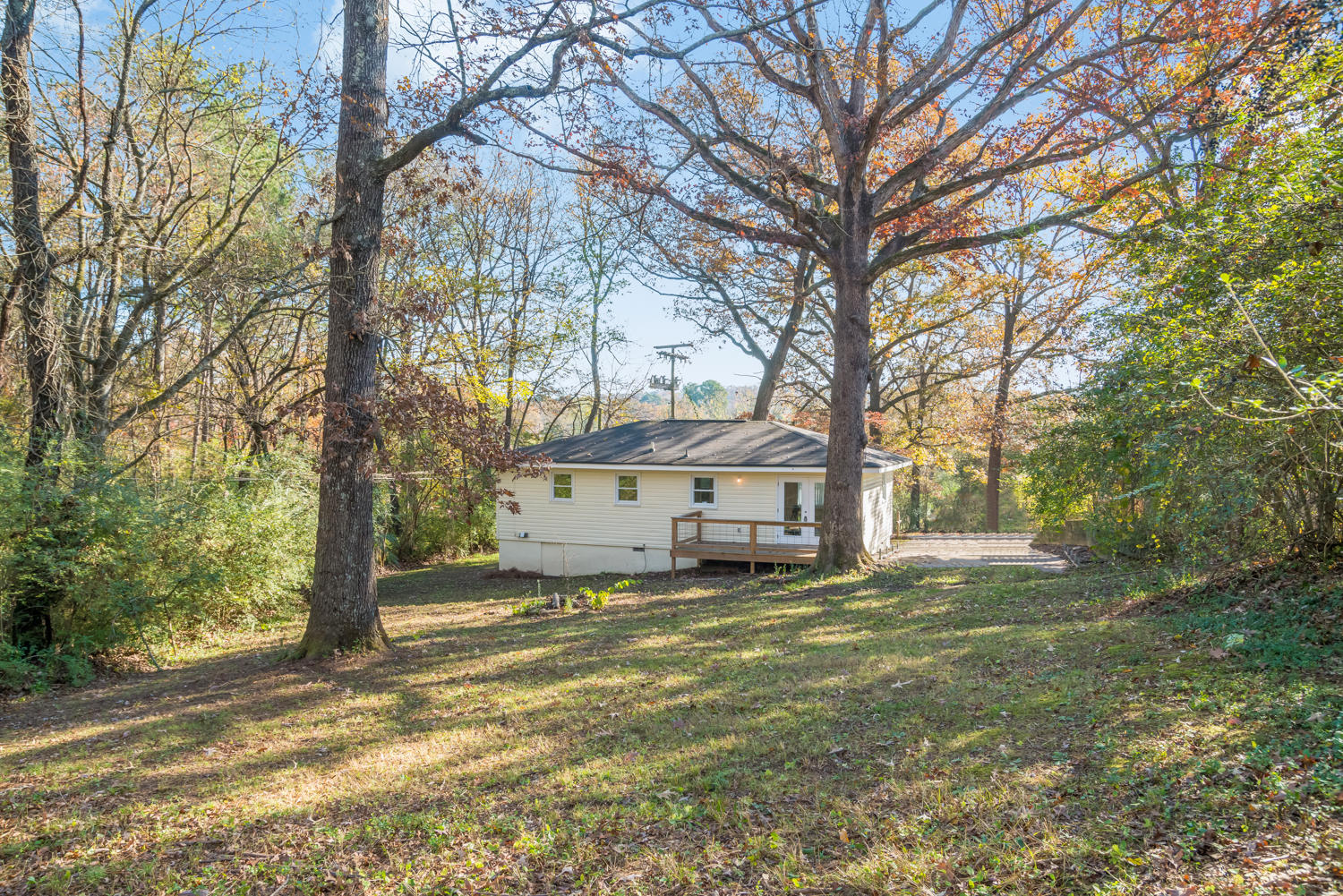 7803 Hancock Road Chattanooga, TN 37416 - Photo 7 of 26 Larger rear yard