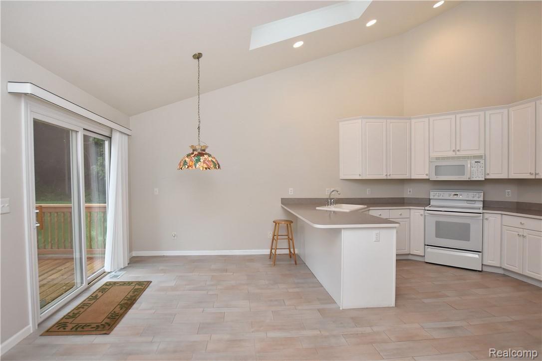 3375 Henley Court Rochester, MI 48309 - Photo 12 of 31 3375 Henley Ct_12.JPG