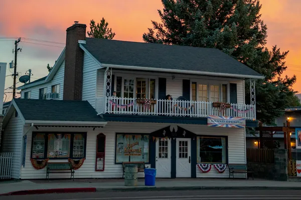 $839,000 | 323 Main Street, Bridgeport, CA 93517