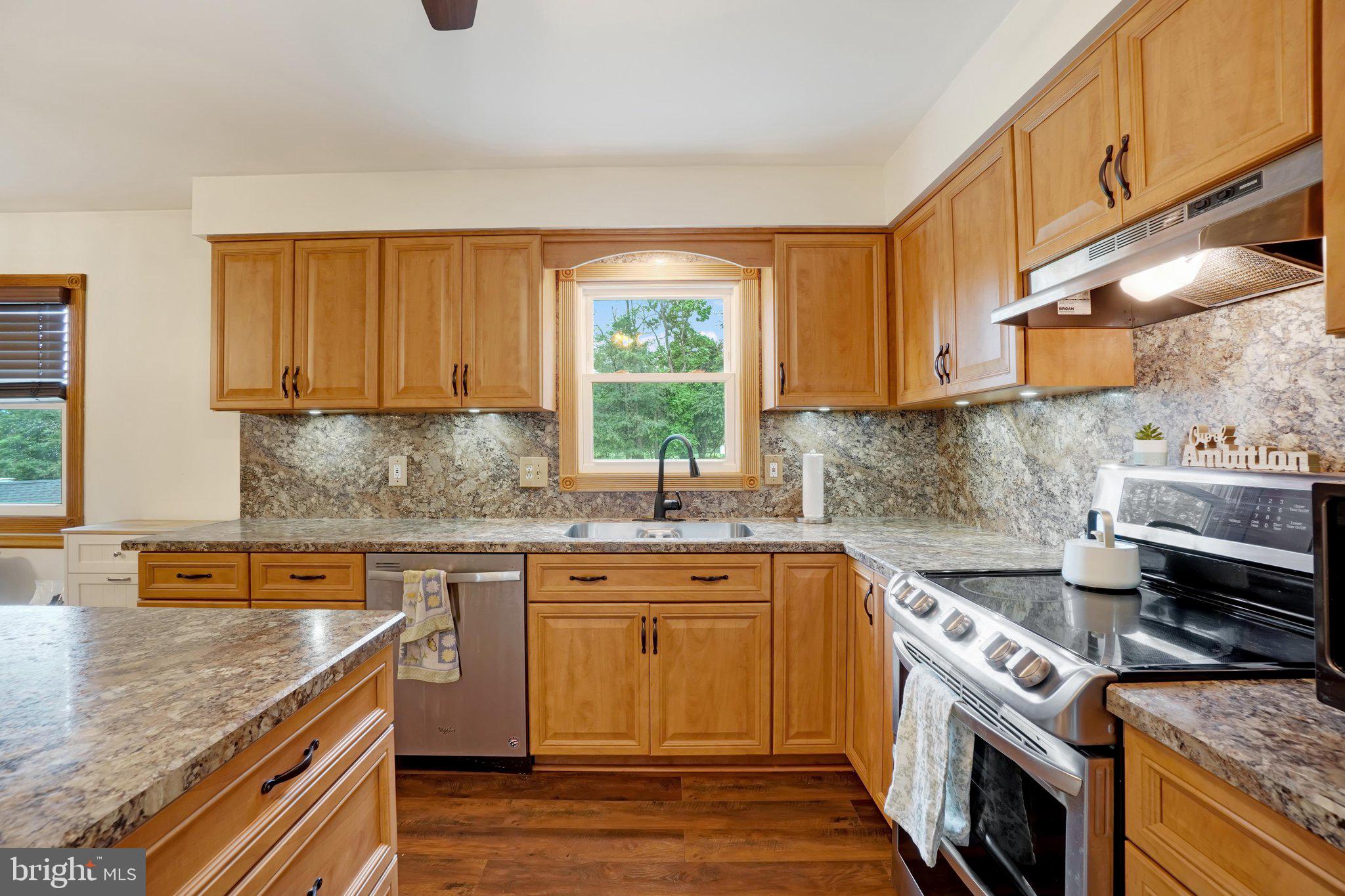 836 Elham Drive York, PA 17406 - Photo 9 of 29