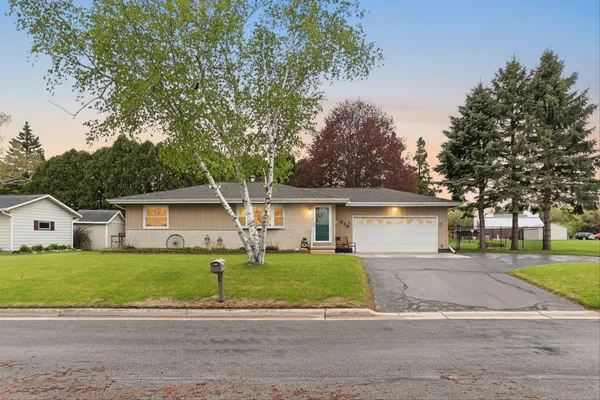 $299,900 | 300 Prairie Avenue, Lake Mills, WI 53551