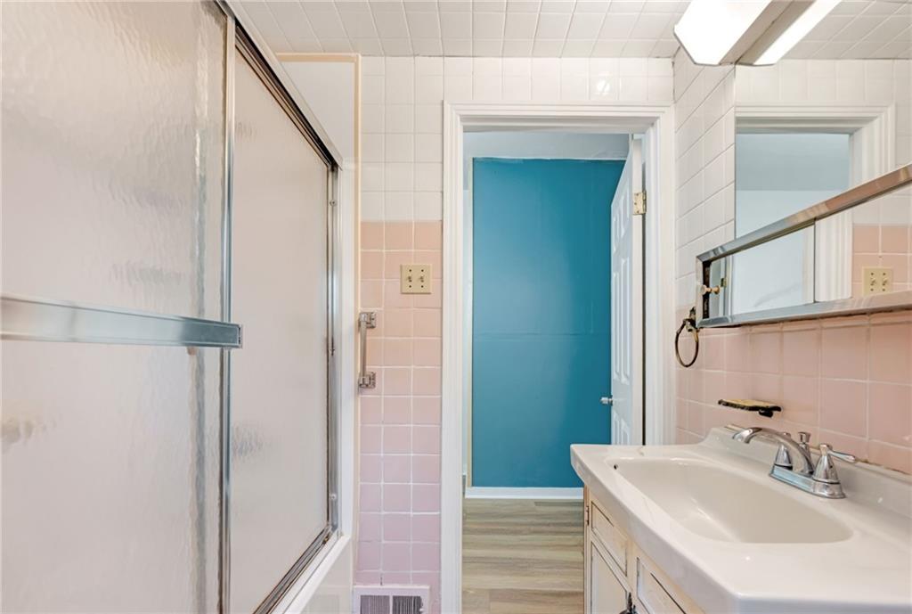 300 Prestley Road Bridgeville, PA 15017 - Photo 13 of 27 Gallery Image 13