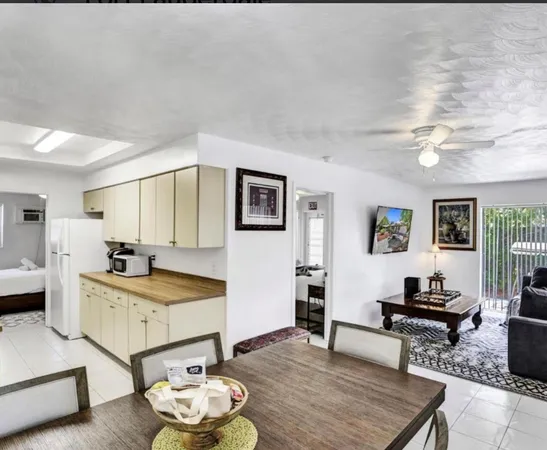 $1,995 | 820 Northeast 16th Avenue, Unit 5, Fort Lauderdale, FL 33304