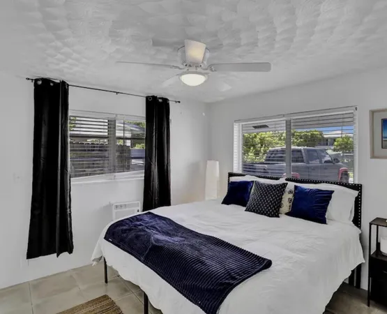 $1,995 | 820 Northeast 16th Avenue, Unit 5, Fort Lauderdale, FL 33304