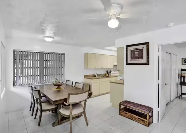 $1,995 | 820 Northeast 16th Avenue, Unit 5, Fort Lauderdale, FL 33304