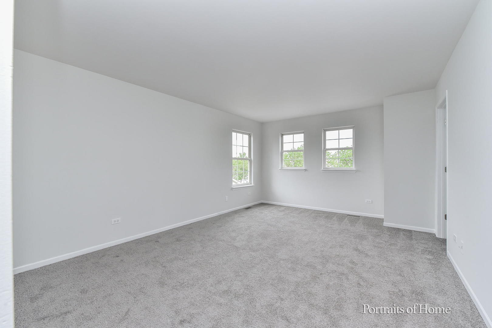 1412 Colaric Court Joliet, IL 60431 - Photo 14 of 25 an empty room with windows