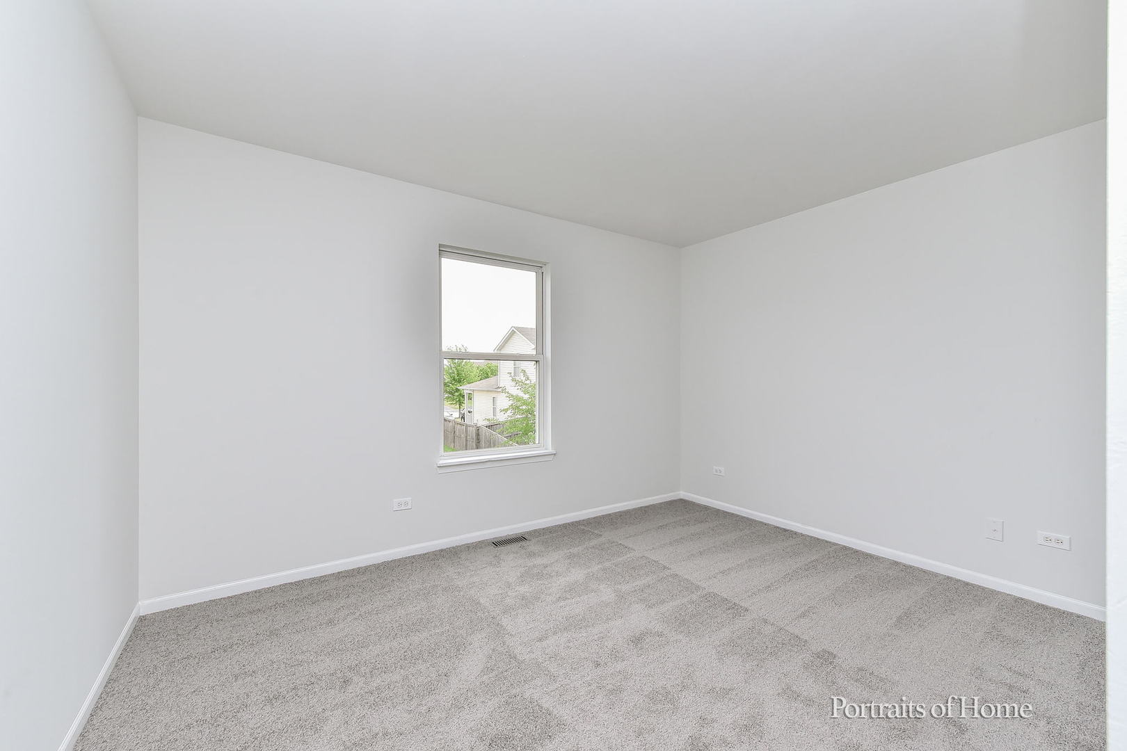 1412 Colaric Court Joliet, IL 60431 - Photo 18 of 25 an empty room with windows