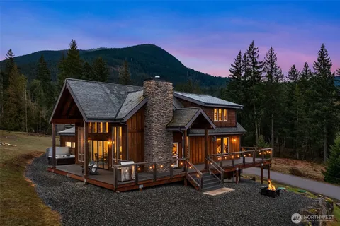 $1,300,000 | 126 Burl Lane, Packwood, WA 98361
