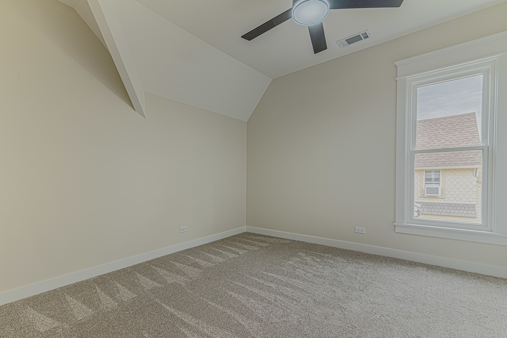 409 Algona Avenue Elgin, IL 60120 - Photo 16 of 31