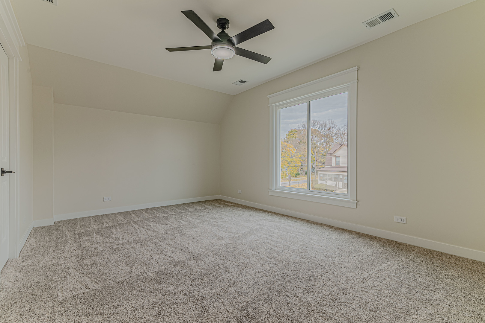 409 Algona Avenue Elgin, IL 60120 - Photo 18 of 31