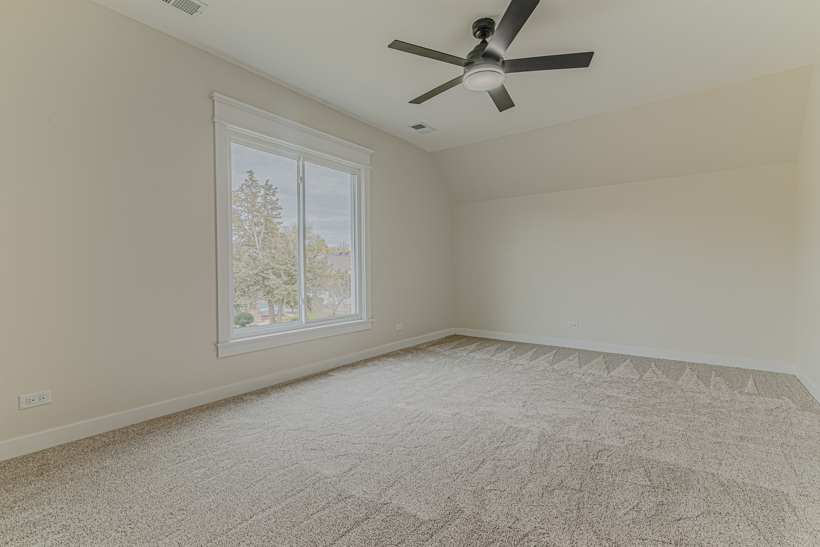 409 Algona Avenue Elgin, IL 60120 - Photo 19 of 31