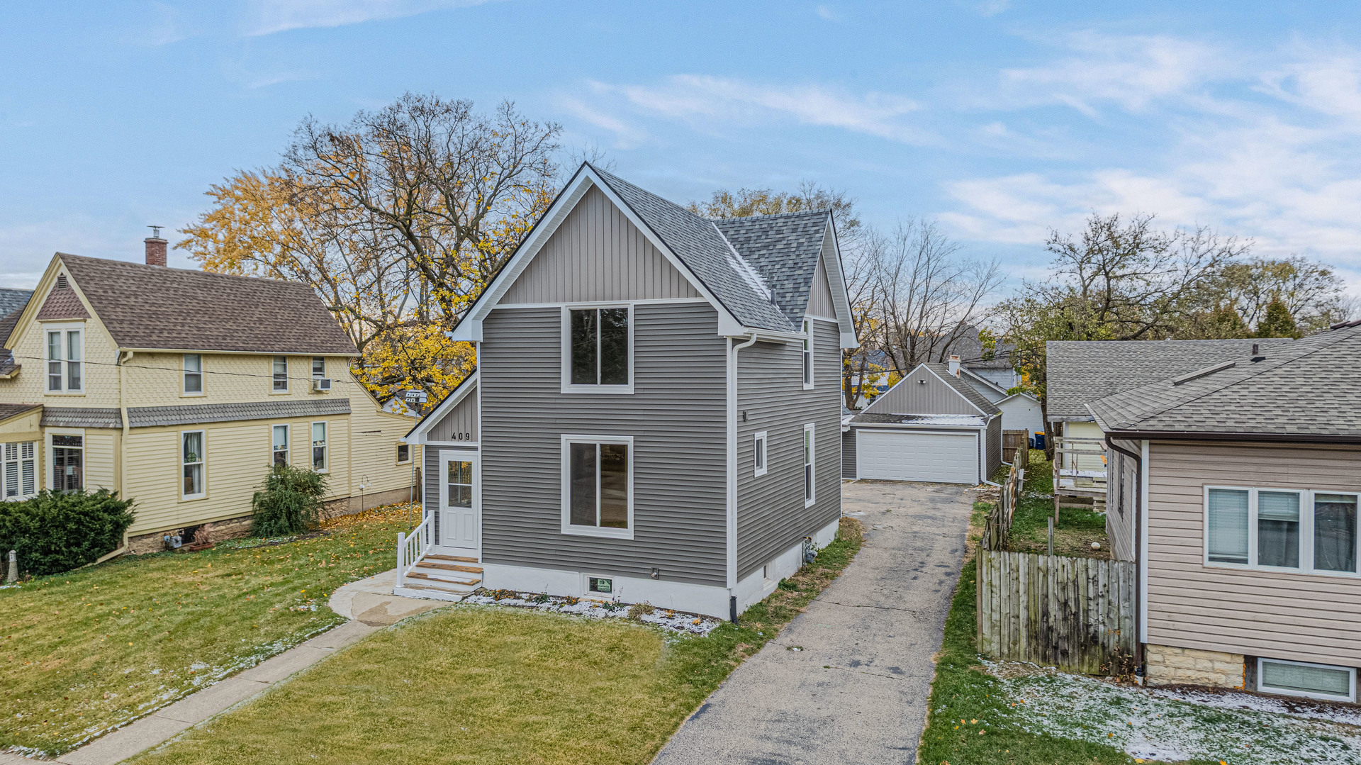 409 Algona Avenue Elgin, IL 60120 - Photo 2 of 31