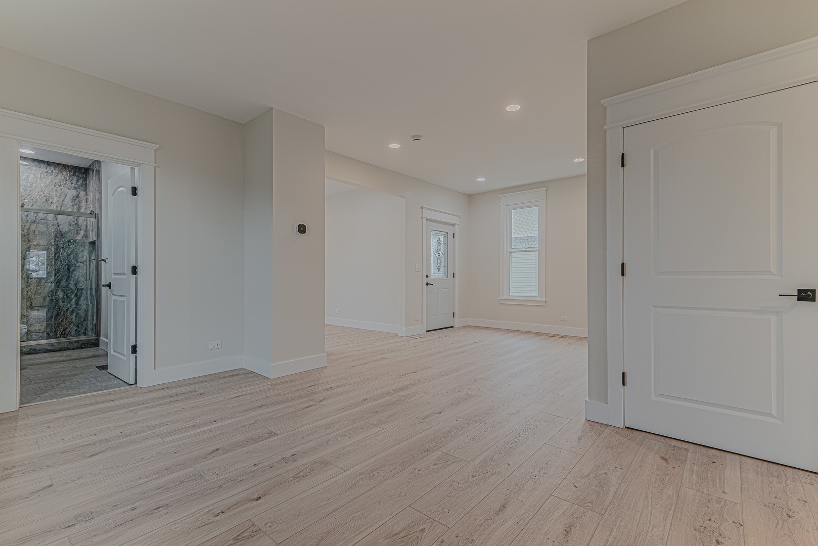 409 Algona Avenue Elgin, IL 60120 - Photo 8 of 31