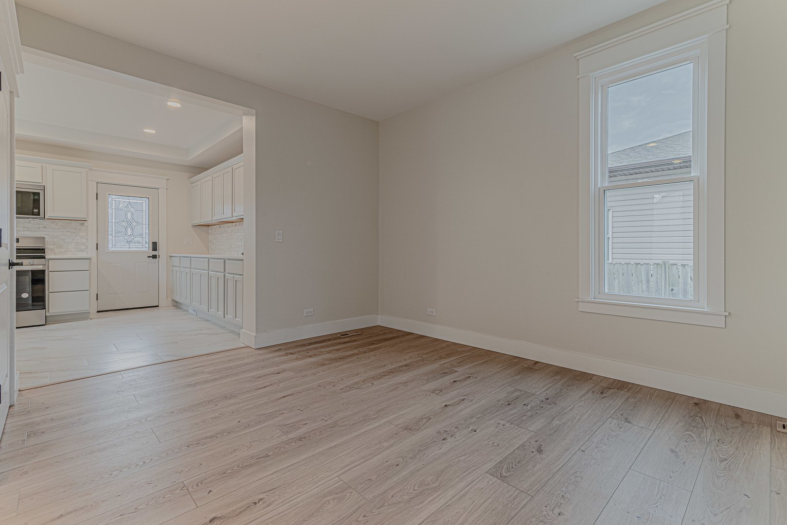 409 Algona Avenue Elgin, IL 60120 - Photo 9 of 31