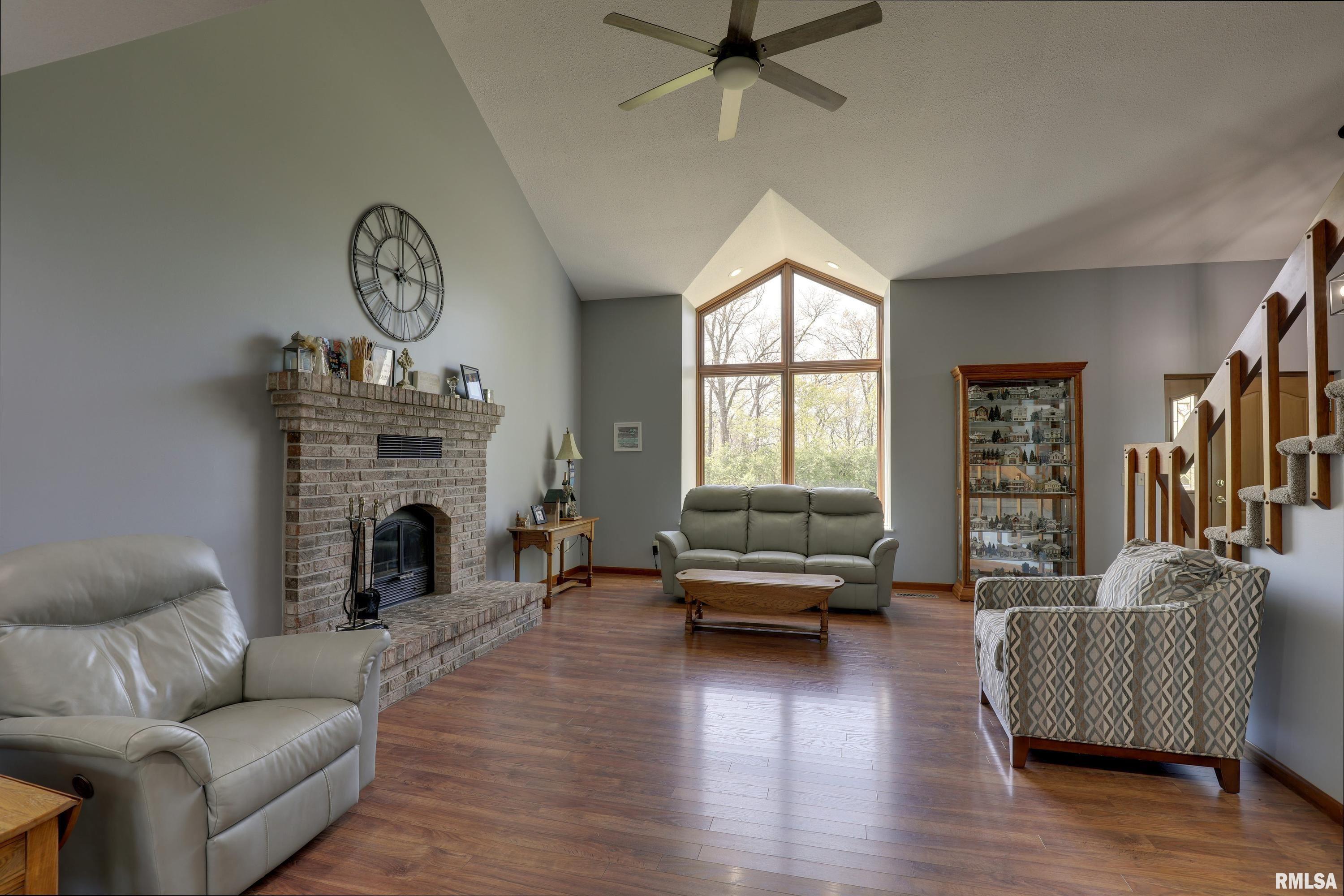 4729 Hidden Cove Road Quincy, IL 62305 - Photo 5 of 18