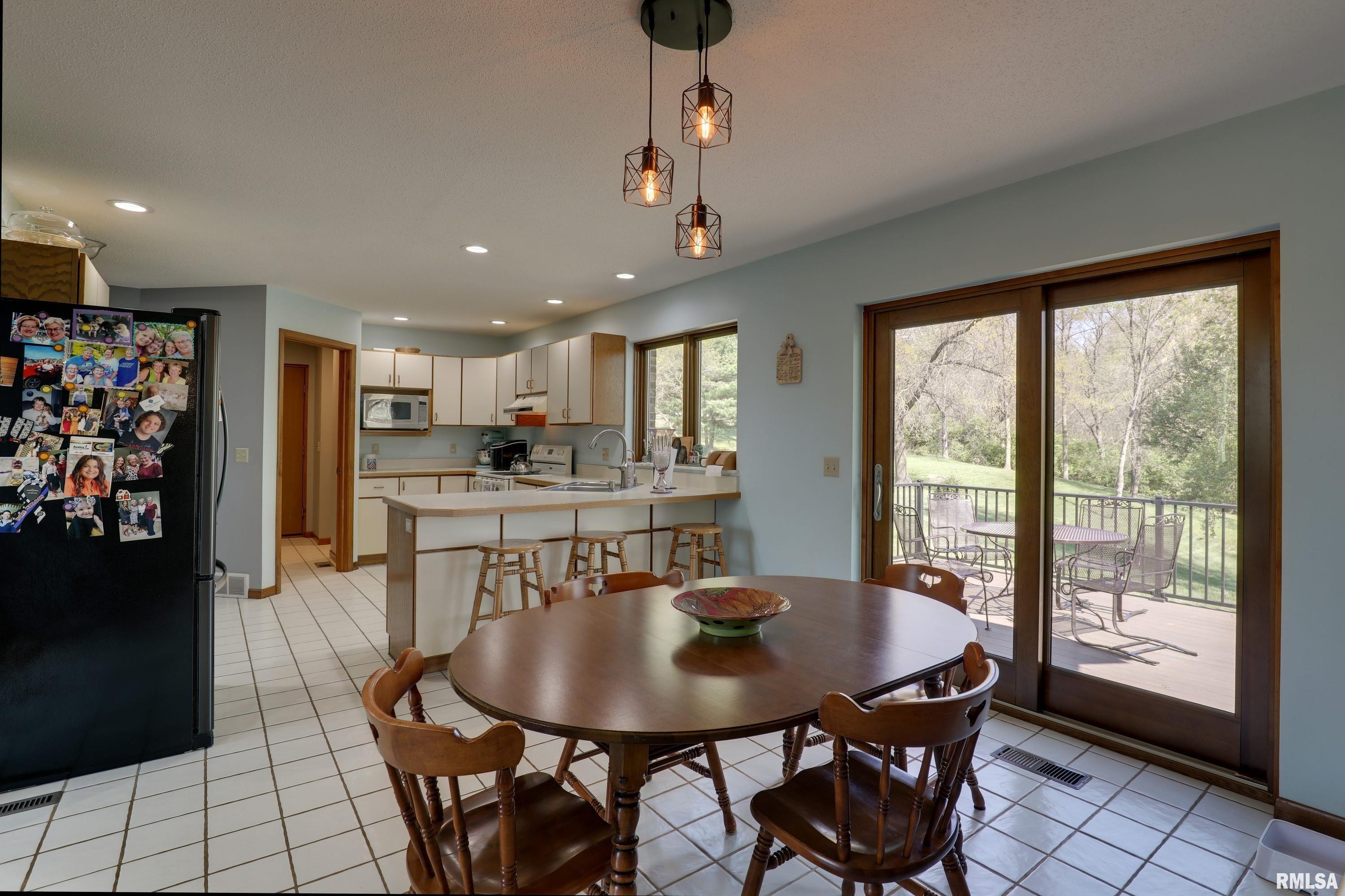 4729 Hidden Cove Road Quincy, IL 62305 - Photo 8 of 18